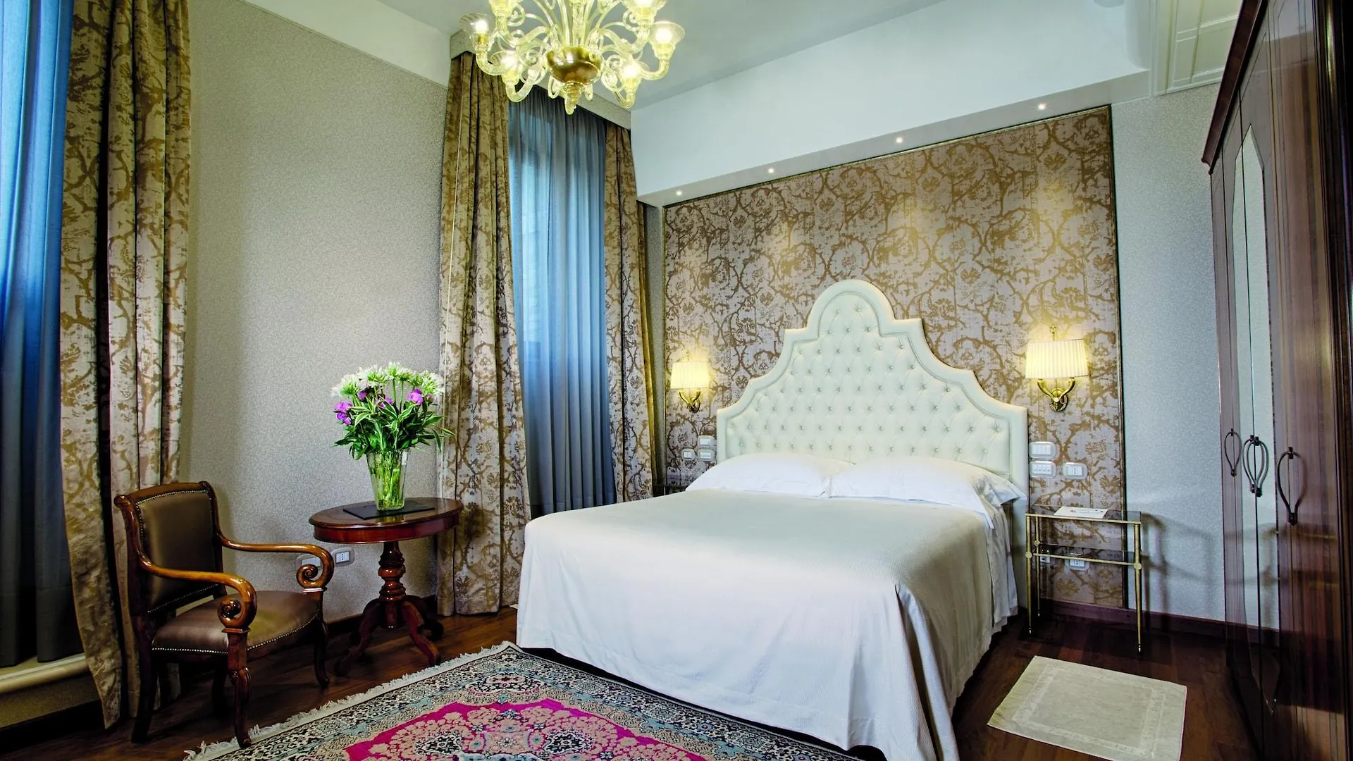 Hotel Santa Chiara Venice 4*,