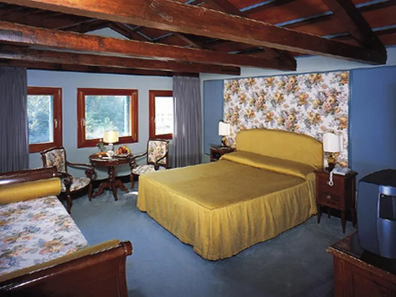 Hotel Santa Chiara Venice 4*,