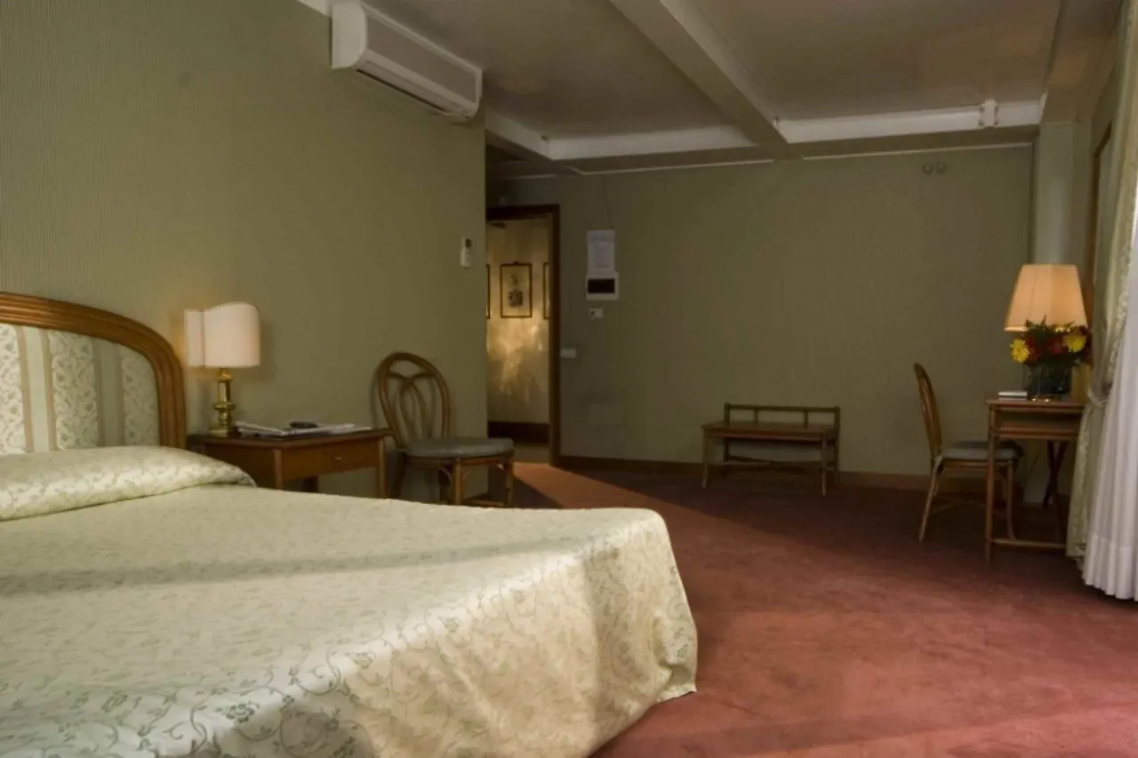 ****  Hotel Santa Chiara Venice Italy